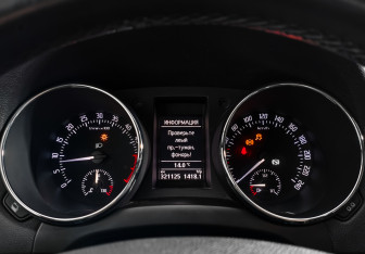 Подержанный автомобиль Skoda Yeti 2010 года (17 фото)