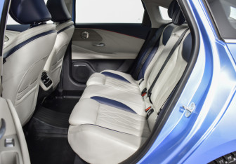 Подержанный автомобиль Chery Arrizo 8 2023 года (11 фото)