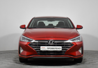 Подержанный автомобиль Hyundai Elantra Sedan 2019 года (2 фото)