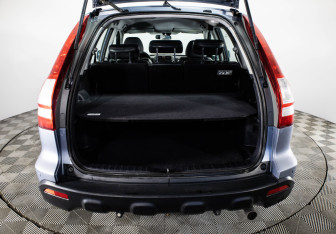 Подержанный автомобиль Honda CR-V 2008 года (9 фото)