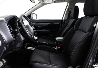 Подержанный автомобиль Mitsubishi Outlander 2019 года (19 фото)