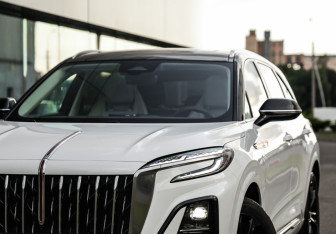 Подержанный автомобиль Hongqi HS3 2024 года (2 фото)