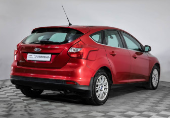 Подержанный автомобиль Ford Focus Hatchback 2011 года (5 фото)