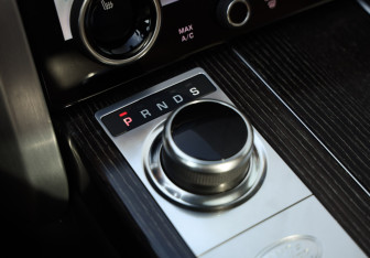 Подержанный автомобиль Land Rover Range Rover 2020 года (22 фото)