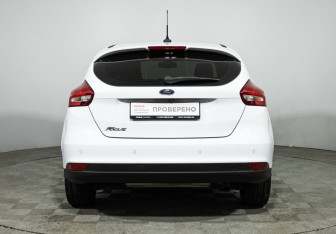 Подержанный автомобиль Ford Focus Hatchback 2019 года (6 фото)