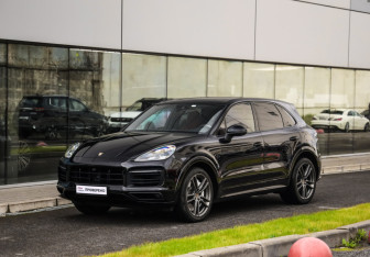 Подержанный автомобиль Porsche Cayenne 2019 года (3 фото)