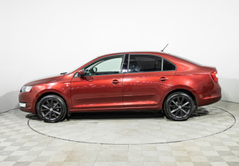 Подержанный автомобиль Skoda Rapid Liftback 2016 года (8 фото)
