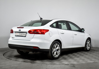 Подержанный автомобиль Ford Focus Sedan 2019 года (5 фото)