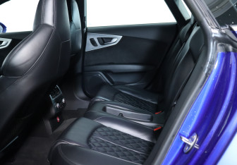 Подержанный автомобиль Audi A7 2016 года (22 фото)
