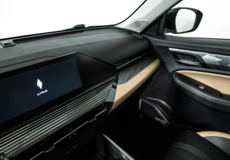 Подержанный автомобиль LIVAN X6PRO 2024 года (18 фото)