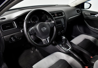 Подержанный автомобиль Volkswagen Jetta Sedan 2014 года (9 фото)
