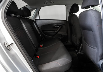 Подержанный автомобиль Volkswagen Polo Sedan 2018 года (17 фото)