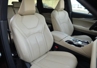 Подержанный автомобиль Infiniti QX60 2022 года (26 фото)