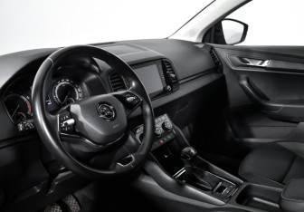 Подержанный автомобиль Skoda Karoq 2021 года (9 фото)
