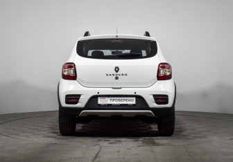 Подержанный автомобиль Renault Sandero 2021 года (6 фото)