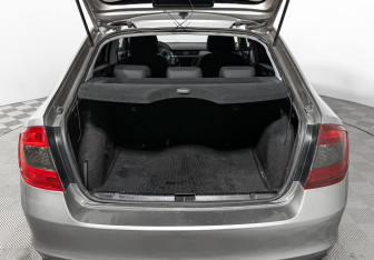 Подержанный автомобиль Skoda Rapid Liftback 2019 года (13 фото)