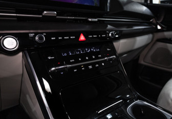 Подержанный автомобиль Kia Carnival 2020 года (22 фото)