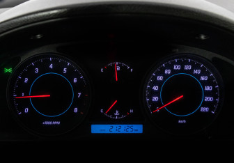 Подержанный автомобиль Chevrolet Captiva 2012 года (17 фото)