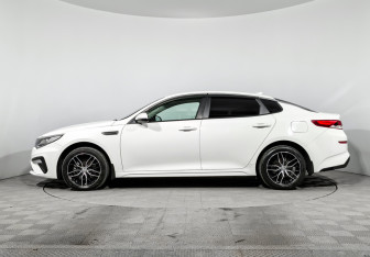 Подержанный автомобиль Kia Optima Sedan 2019 года (8 фото)