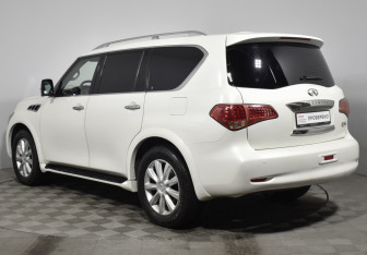 Подержанный автомобиль Infiniti QX56 2011 года (7 фото)