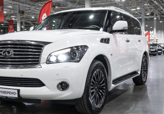 Подержанный автомобиль Infiniti QX80 2014 года (5 фото)