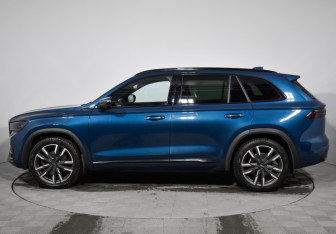 Подержанный автомобиль Geely Monjaro 2023 года (8 фото)