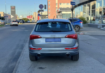 Подержанный автомобиль Audi Q5 2008 года (6 фото)