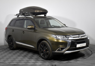 Подержанный автомобиль Mitsubishi Outlander 2017 года (3 фото)
