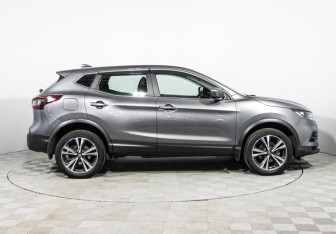 Подержанный автомобиль Nissan Qashqai 2021 года (4 фото)
