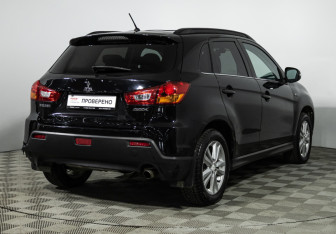 Подержанный автомобиль Mitsubishi ASX 2010 года (5 фото)