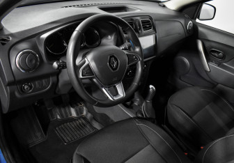 Подержанный автомобиль Renault Sandero 2019 года (9 фото)