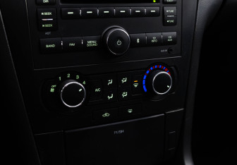 Подержанный автомобиль Chevrolet Epica 2010 года (12 фото)