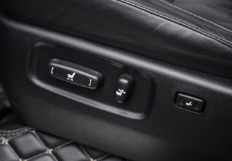 Подержанный автомобиль Toyota Land Cruiser Suv 2020 года (28 фото)