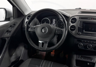 Подержанный автомобиль Volkswagen Tiguan 2016 года (15 фото)