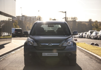Подержанный автомобиль Honda CR-V 2008 года (4 фото)