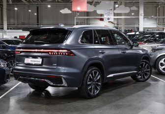 Подержанный автомобиль Geely Monjaro 2024 года (11 фото)