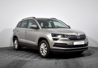 Подержанный автомобиль Skoda Karoq 2020 года (3 фото)