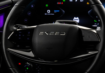 Подержанный автомобиль Exeed RX 2023 года (13 фото)