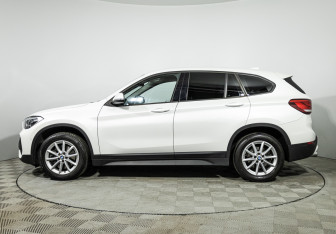 Подержанный автомобиль BMW X1 2020 года (8 фото)
