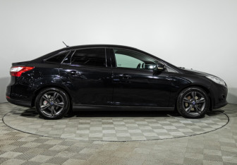 Подержанный автомобиль Ford Focus Sedan 2012 года (4 фото)