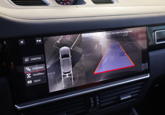 Подержанный автомобиль Porsche Cayenne 2021 года (20 фото)