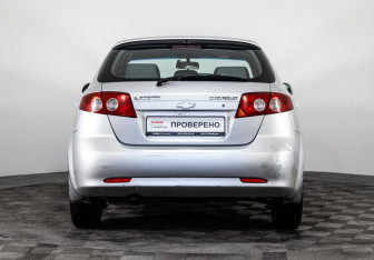 Подержанный автомобиль Chevrolet Lacetti Hatchback 2011 года (6 фото)