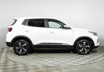 Подержанный автомобиль Chery Tiggo 4 Pro 2024 года (4 фото)