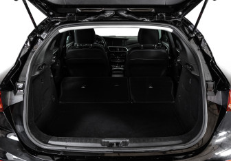 Подержанный автомобиль Infiniti Q30 2017 года (24 фото)