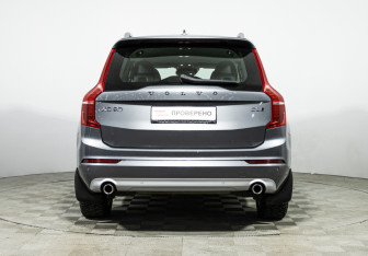 Подержанный автомобиль Volvo XC90 2019 года (6 фото)