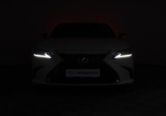 Подержанный автомобиль Lexus ES 2018 года (14 фото)