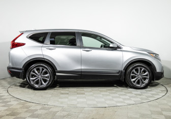 Подержанный автомобиль Honda CR-V 2019 года (4 фото)