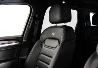 Подержанный автомобиль Volkswagen Touareg 2019 года (25 фото)