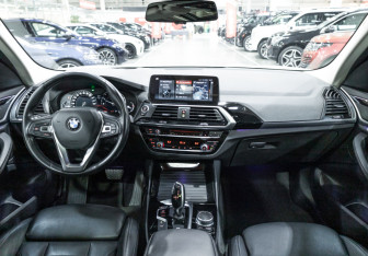 Подержанный автомобиль BMW X3 2018 года (20 фото)