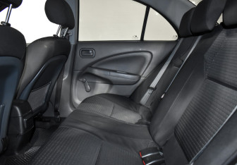 Подержанный автомобиль Nissan Almera Classic 2008 года (11 фото)